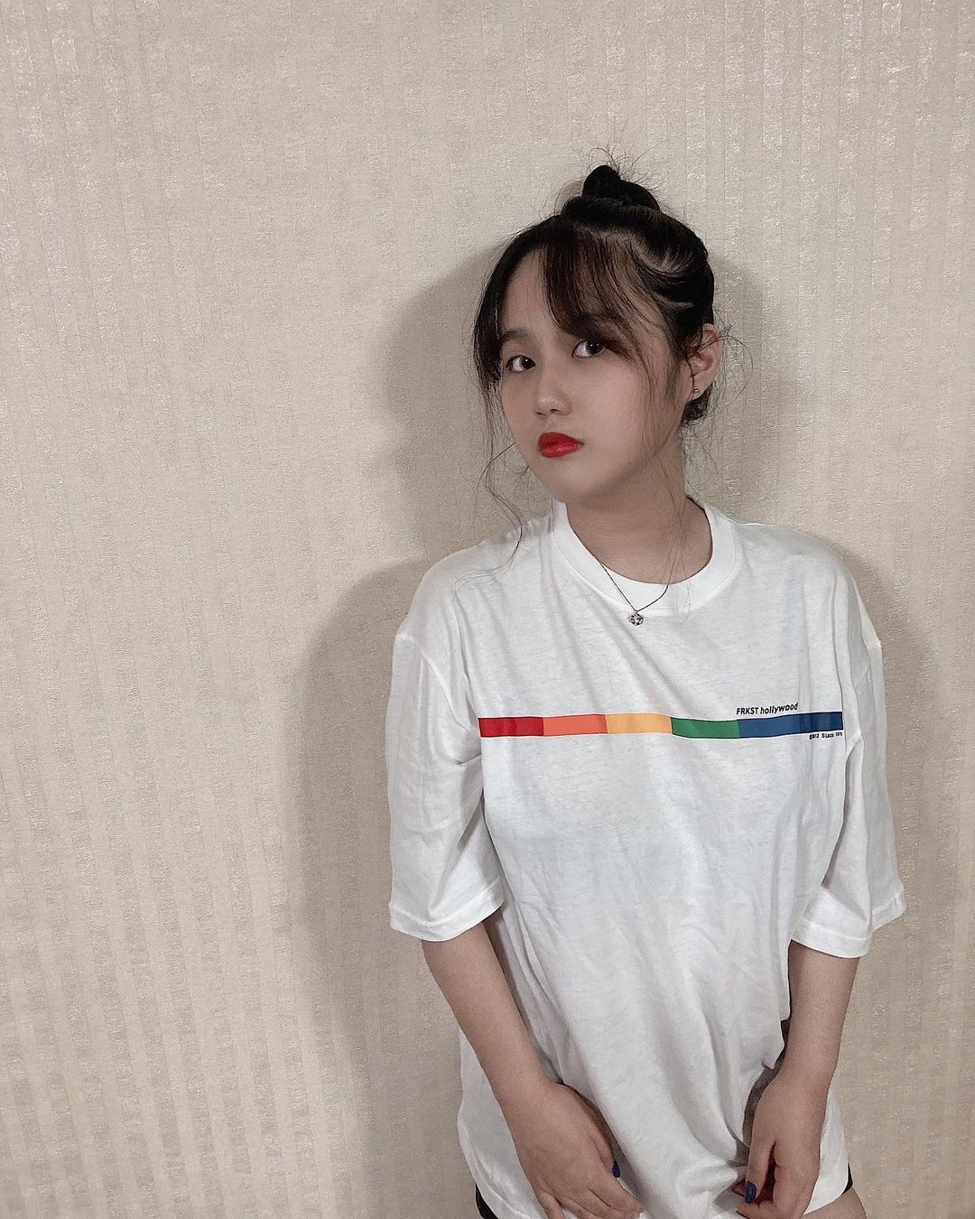 윤예림 on Instagram: “요즘 제일 많이 입는 데일리룩! 어디에 입어도 예쁘니까 버릇적으로 이