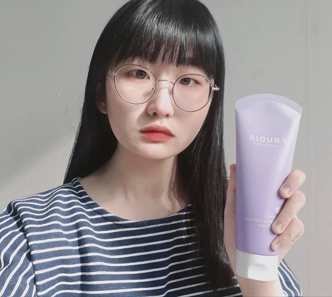@cherish_.03 on Instagram: “피부 고민에 따라 골라쓰는 #클렌징폼 💖 클렌징폼 색마다 성분이 달라서 매일매일 골라 쓰는 재미가 있는 후르디아 클렌징 폼 이에요 예민하고 건조한 피부엔 블루