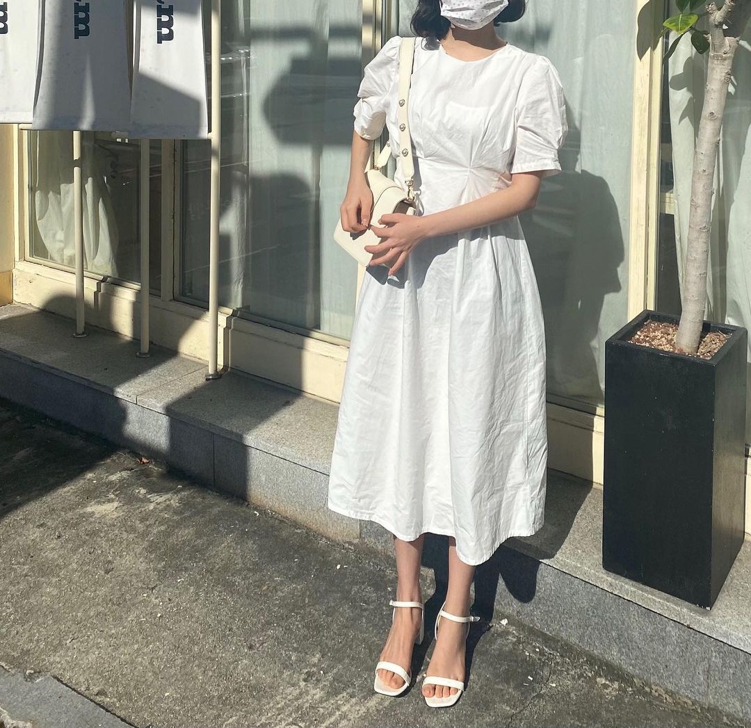 시니 on Instagram: “#협찬 코모드 패션 디자인 마스크는 “국내산 목화솜 필터”를 사용하여 목화솜 자체의 흡수성이 상당히 좋아서, 장시간 착용해도 마스크 내부가 눅눅함이 상당히 덜하고