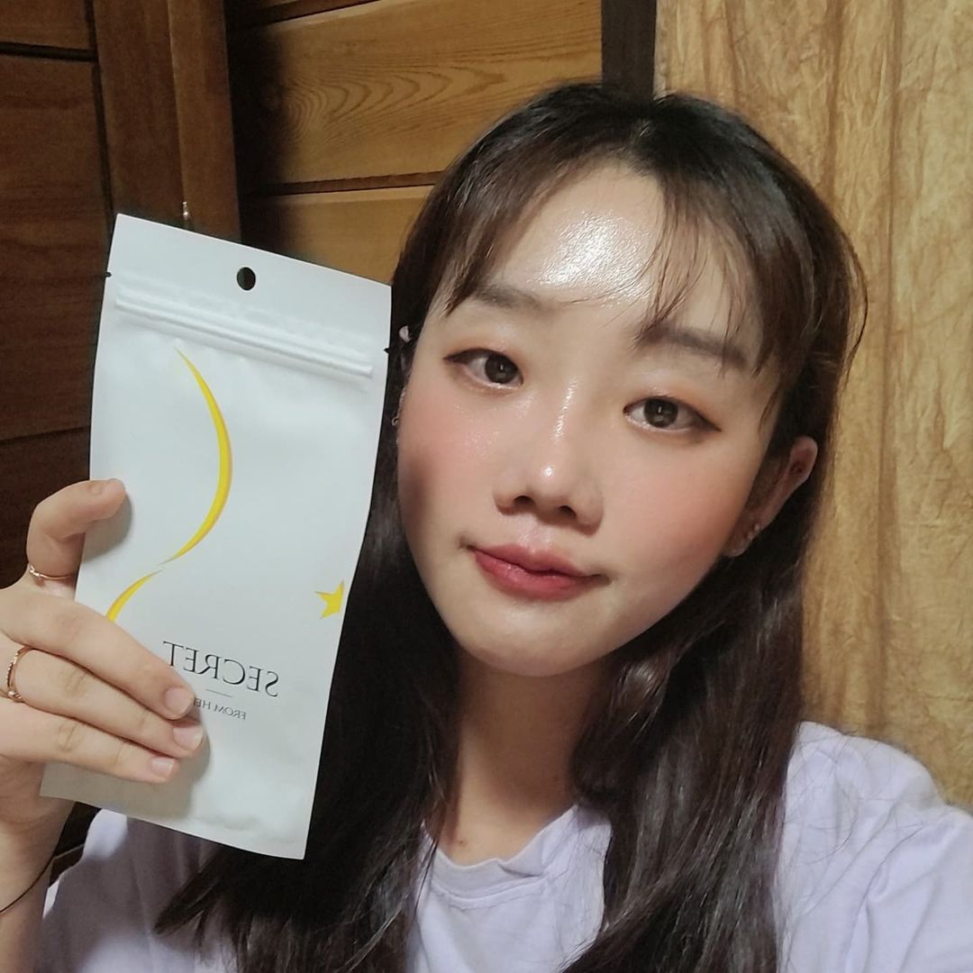반오십의 대외활동 계정 on Instagram: “#헙찬 시크릿프롬허 시크릿 패치 한달에 일주일씩 고생하는 생리통 약으로 먹기 힘들었는데 시크릿프롬허 시크릿 패치를 사용해보니 너무 좋았어요