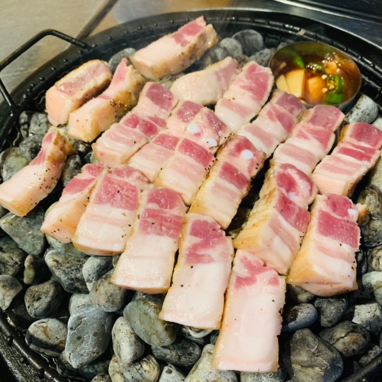 부산 연산동 맛집 랑돼지 자갈에 구워먹는 고기