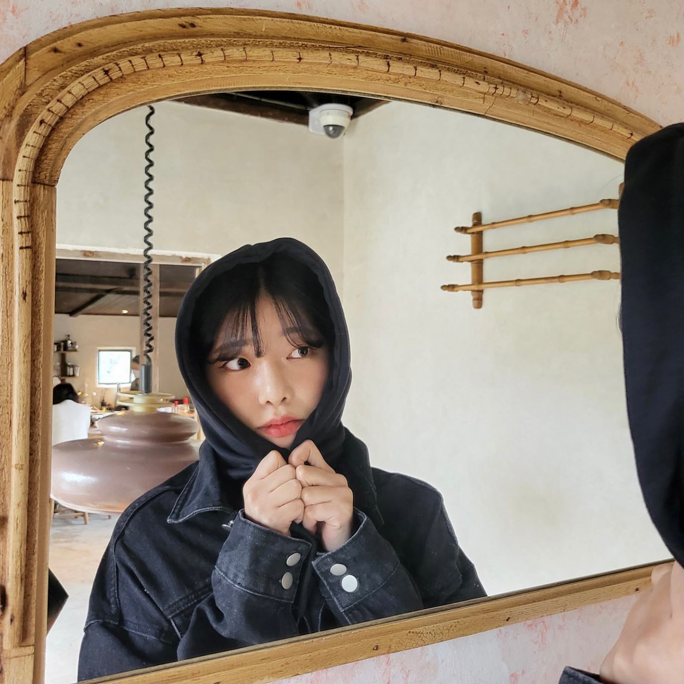 후드 덕분에 얼굴 절반 없어졋네 ◡̈