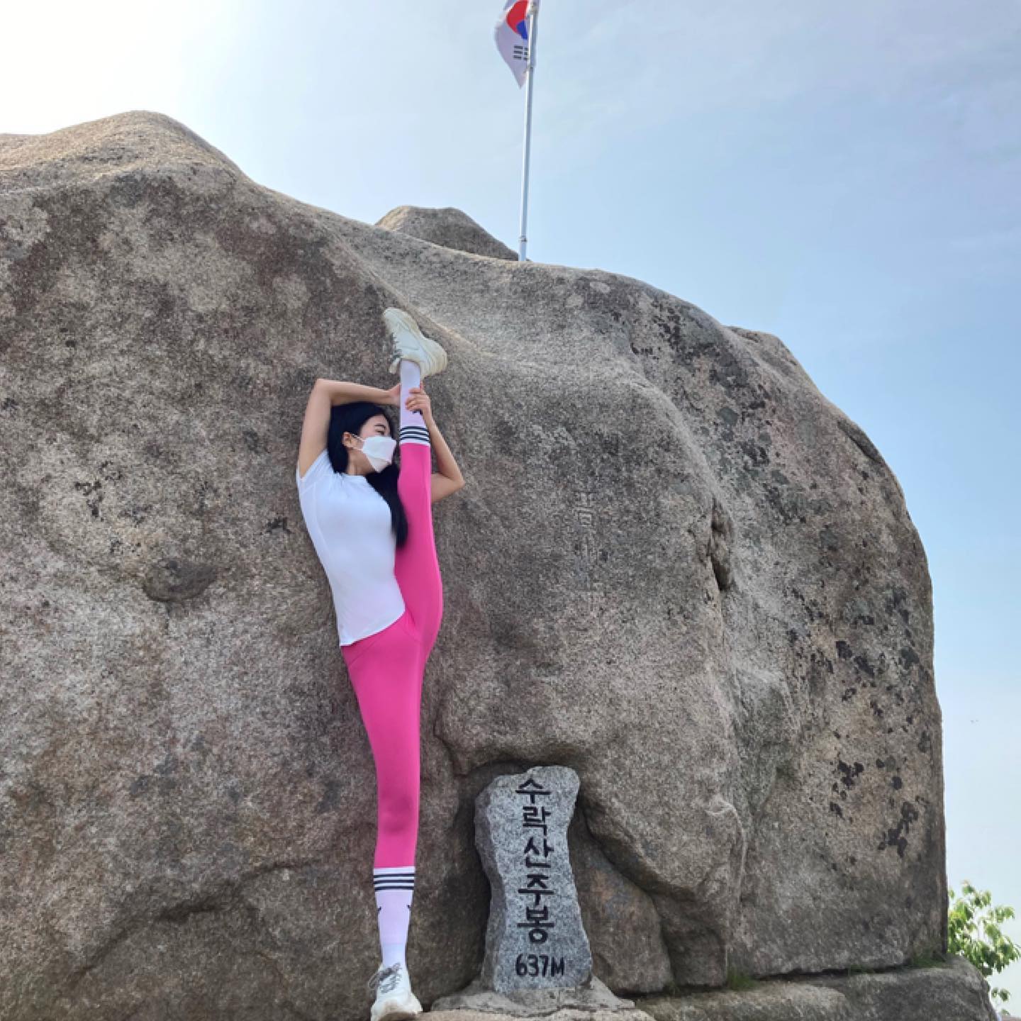 등산 도장깨기(ღ•͈ᴗ•͈ღ)

6번째⛰: 수락산 주봉
집 근처여서 자주 가는 수락산..
맨날 제일 쉬운 코스로 올라가도
내려올때 힘든 코스로 내려가버리는
마법같은일.. 다들 길 잘찾으세요ㅠ
그래도 왕복 3시간반코스!
길 잃지 않도록 조심하시길☠️

#수락산 #수락산주봉
#등산 #다리찢기
#다음엔어디가지 #추천좀