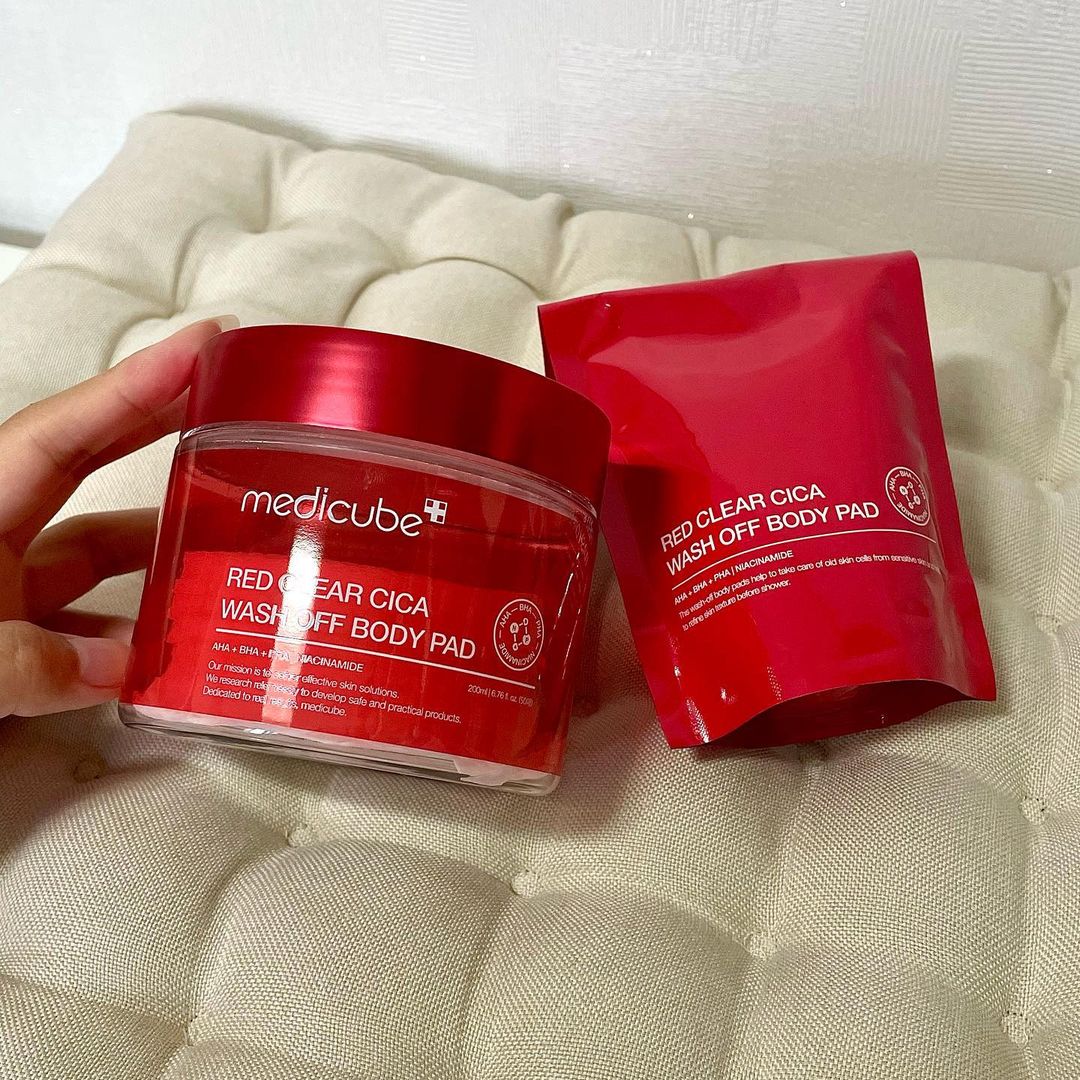 김가은 맞팔해요🥰 칼맞팔 소통💖 on Instagram: “🧚🏻‍♀️메디큐브 레드 클리어 시카 워시오프 바디패드🧚🏻‍♀️ - 제모, 왁싱하고 나선 피부가 붉어지고 자극이 심하더라구요ㅠㅠ