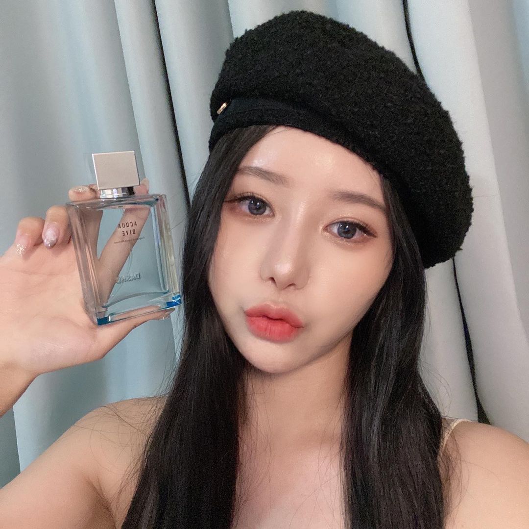 ఇ 𝒔𝒖𝒊𝒕𝒆 𝒓𝒐𝒐𝒎 | 여누 사진첩 on Instagram: “#차은우향수 #협찬 #향수 협찬은 처음 인데요! 평소에 예민한 편이라 향수를 잘 사용하지 안게되더라구요 😢 #다슈향수 제품은 예