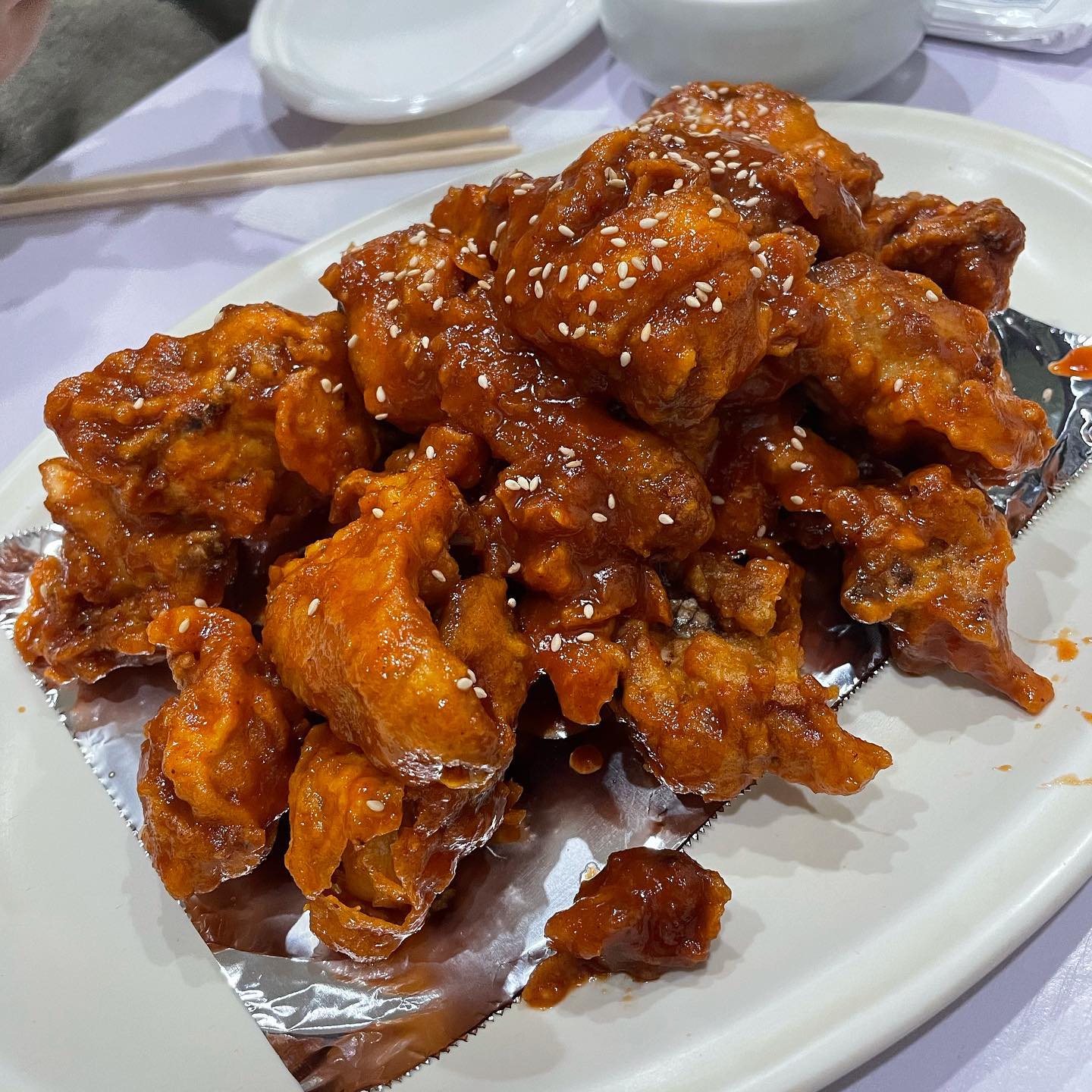 옛날 감성 자극하는 … 간판과 양념치킨 … 미쳐따
.
.
.
#통영 #통영여행 #멕시칸치킨 #옛날치킨 #치킨 #케요네즈 #양배추샐러드 #먹스타그램 #먹스타