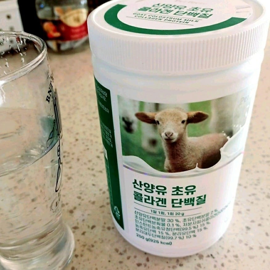 #광고

❤ 기존 초유단백질에서 산양유와 초유 둘다 
함유된 단백질을 찾았다. 
산양유가 30%으로 고함량으로 들어있다. 

💜 그밖에 콜라겐, 필수아미노산이 있어
부족할 수 있는 영양소를 채워준다. 

🧡 고소한 맛으로 먹기 쉽고, 모든 연령대가
먹기 좋다. 

.
.
.
.

.
.
.
.
.
#산양유 #산양유단백질 #산양유추천 #투데이 #오늘 #일상소통 #일상기록 #소통환영 #맞팔해요 #인친환영 #daily #today #선팔 #likeforfollow #f4f #f4follow #다이어트그램 #health #헬스타그램 #인업같이