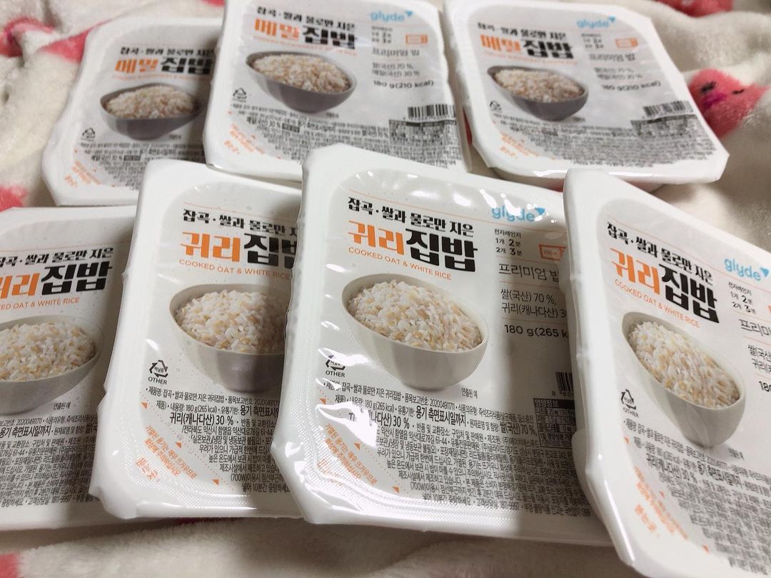 김형 on Instagram: “늘 괴로운 유지어터의 삶..🥺 허나 한줄기 빛같이 내려온 글라이드의 메밀집밥+귀리집밥! 칼로리는 각각210kcal,265kcal!! 저녁에 쭈꾸미 파티를 해도 죄의식이 덜함
