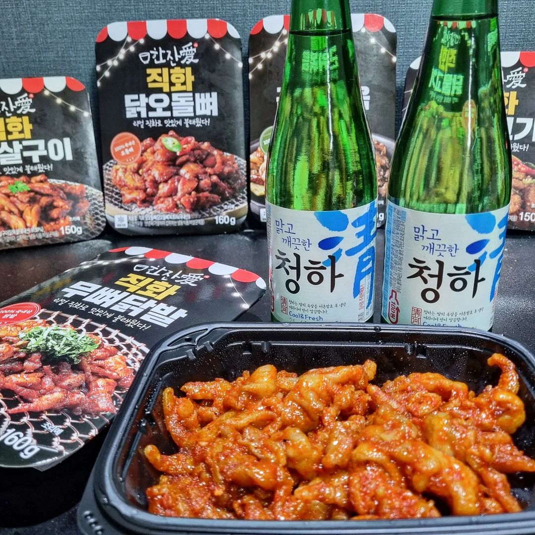 6 Likes, 1 Comments - 먹고 노는 일상 (@eat_playing00) on Instagram: “#한잔애 #협찬 오늘은 출출해질 야식시간에 홈술, 간술 안주로 딱좋은 한잔애 냉동안주들을 리뷰해볼게요!! >리얼 #직화안주 로 살아있는 불맛! 불향이 솔솔나요!!…”