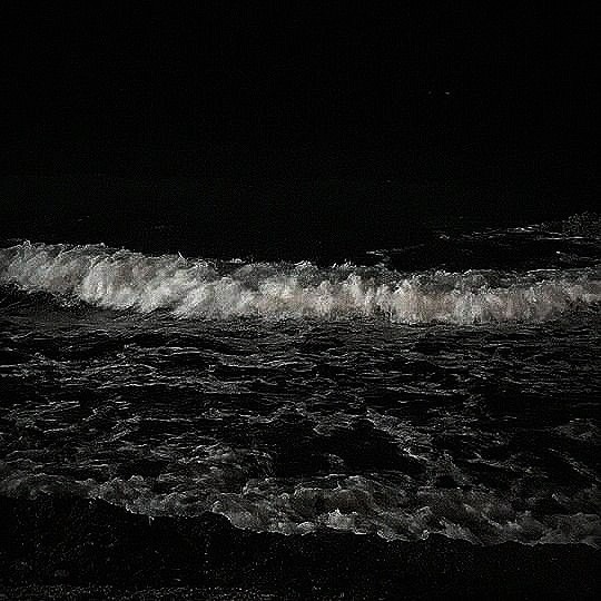 🌊 𝑾𝒂𝒗𝒆𝒔

#waves #wave #black #gray #파도 #미학 #일상