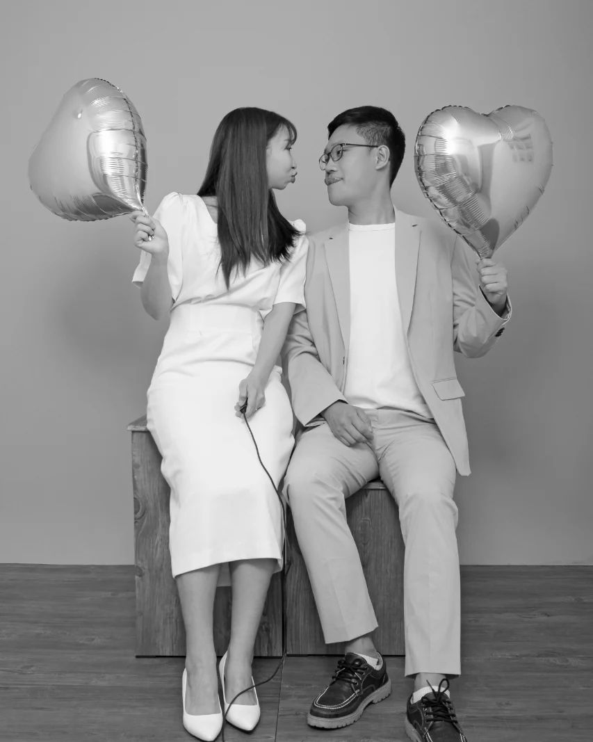 기념일 보내지도 않지만 1600일이니까 올리는 사진😘😝
떨어져서 보내는거 이젠 적응 좀 되는 듯...🤭
.
.
.
.
.
4일 뒤는 결혼한 지 1주년 🎈