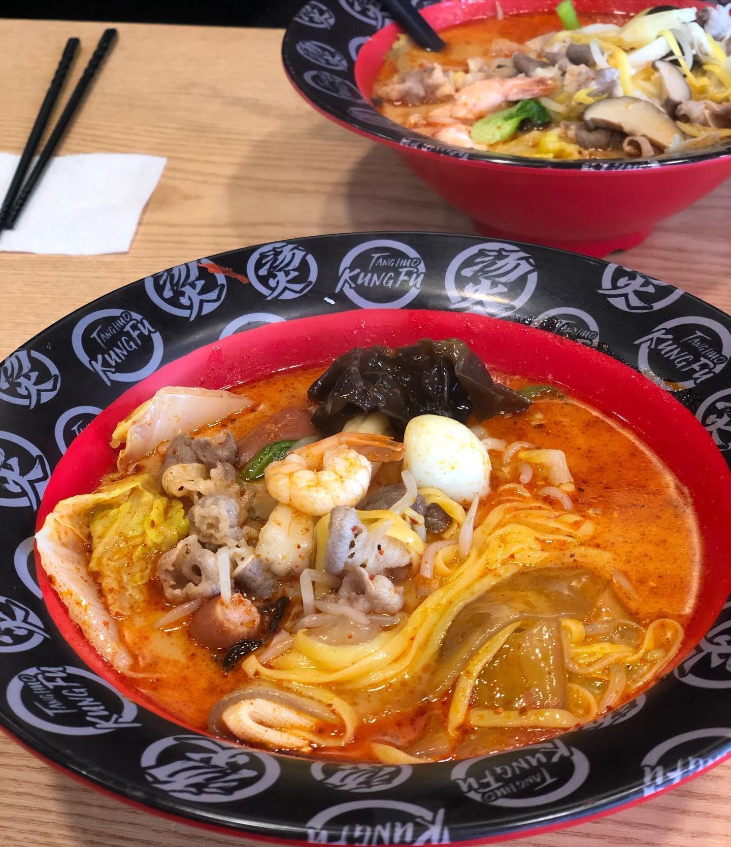 #탕화쿵푸

비오고 흐린날 
마라탕 무쟈게 생각나네요오❤️
중국당면 분모자 옥수수면 꼭 넣구 소고기 추가 필수😆
맵기는 살짝맵게 ㅎㅎㅎ 
탕화쿵푸 점바점이라든데
전 맛있게 먹구왔네융 ㅎㅎ
다들 어떤 재료 넣으시나용 
궁금ㅎㅎㅎ💛