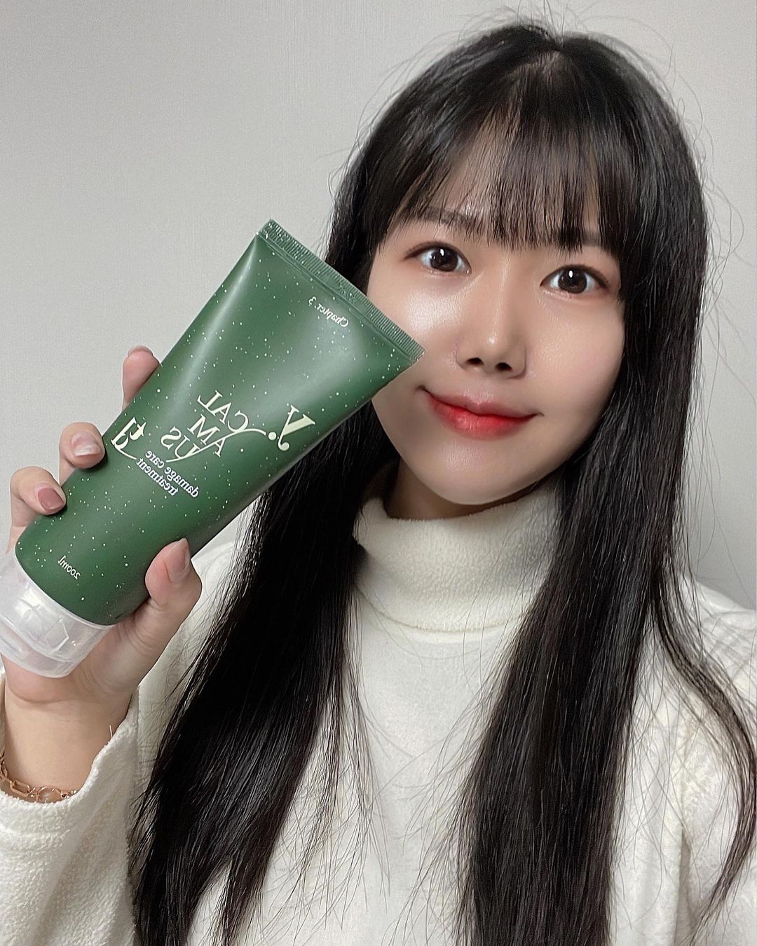 김지성 on Instagram: “#협찬 #제품홍보 #찐후기인증 와이티디(ytd) 칼라 무스 데미지 케어 트리트먼트💚 와이티디에서 저의 소원을 들어주었어요! 물미역을 꿈꾸던 소원이 이루어졌어요! 진심