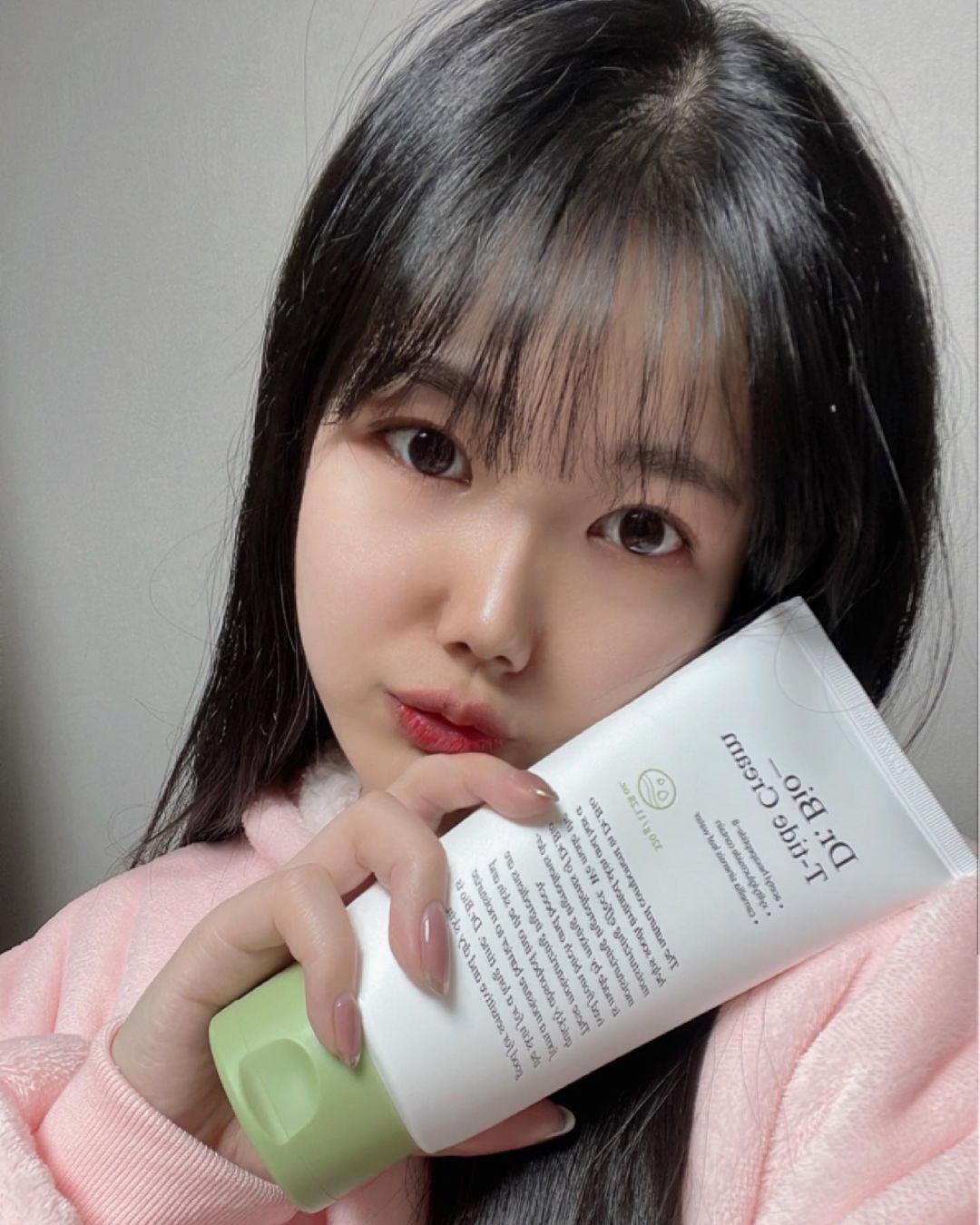 김지성 on Instagram: “#광고 #협찬 #솔직후기 닥터 바이오 티 타이트 크림💚 닥터 바이오 티 타이드 크림에는 ✅시어버터, 녹차수 ✅ 자일리톨이 함유 ✅아세틸 헥사펩타이드-8 이 함유 고보