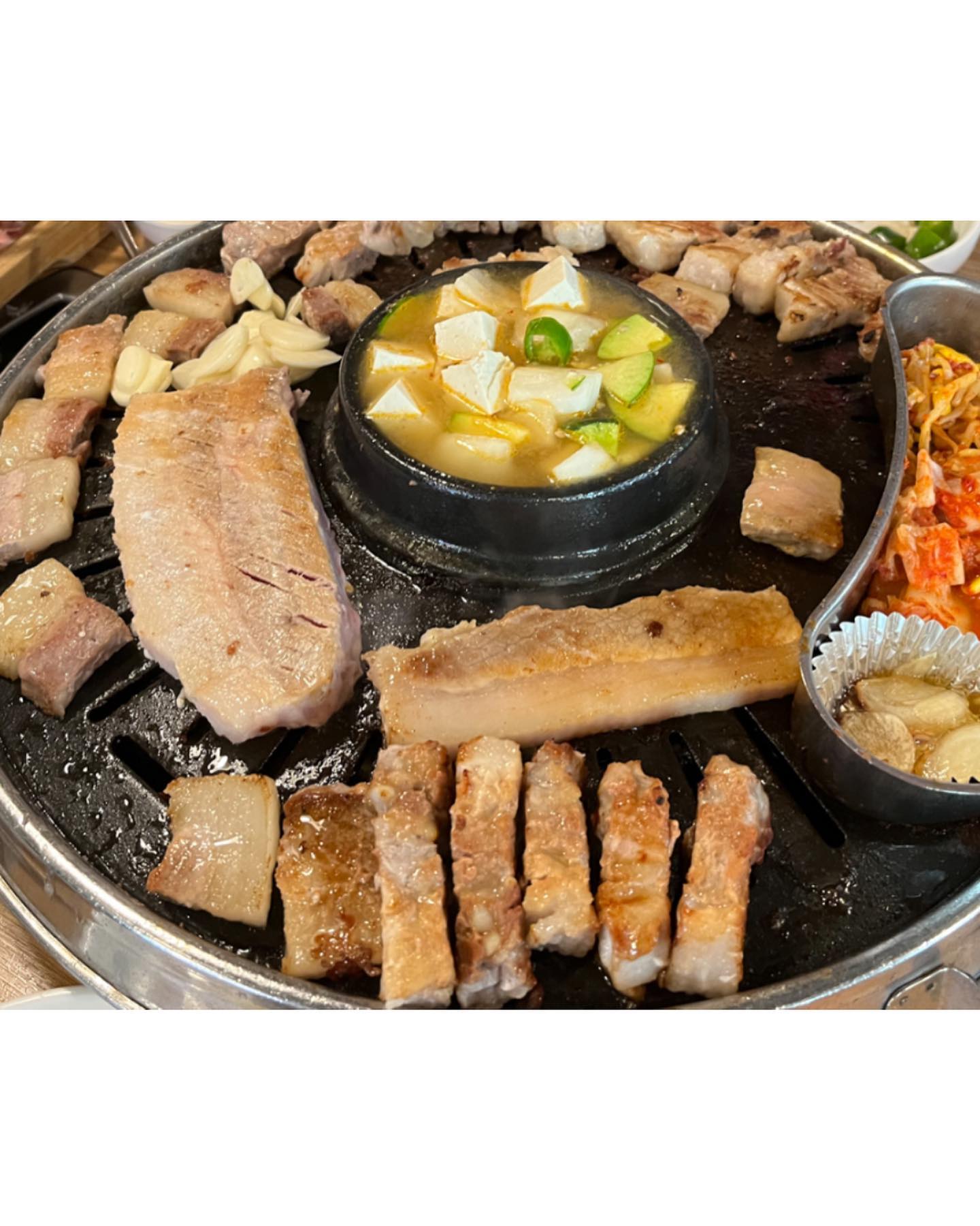 #협찬

5900원에 생맥주무제한으로 즐기는 강남역 맛집 💓
카페분위기의 쾌적한 화장실에 셀프바도 깔끔~~

고깃집인데 배터리 충전할 곳이랑 머리끈까지 있는 센스만점.. 매장도 100평대 넓이로 넓고 쾌적해서 회식 장소로도 괜찮을 것 같아요 (๑>؂<๑)۶

#강남돼지상회무한리필#강남역고기맛집#강남역삼겹살#강남역무한리필#강남역맛집
#강남역고기집#강남역삼겹살맛집#강남역무한리필맛집#강남역삼겹살무한리필#강남역데이트
#강남역데이트코스#강남역가성비#강남고기맛집#강남삼겹살#강남무한리필#강남맛집#강남고기집
#강남삼겹살맛집#강남무한리필맛집#강남삼겹살무한리필#강남데이트#강남데이트코스#강남가성비