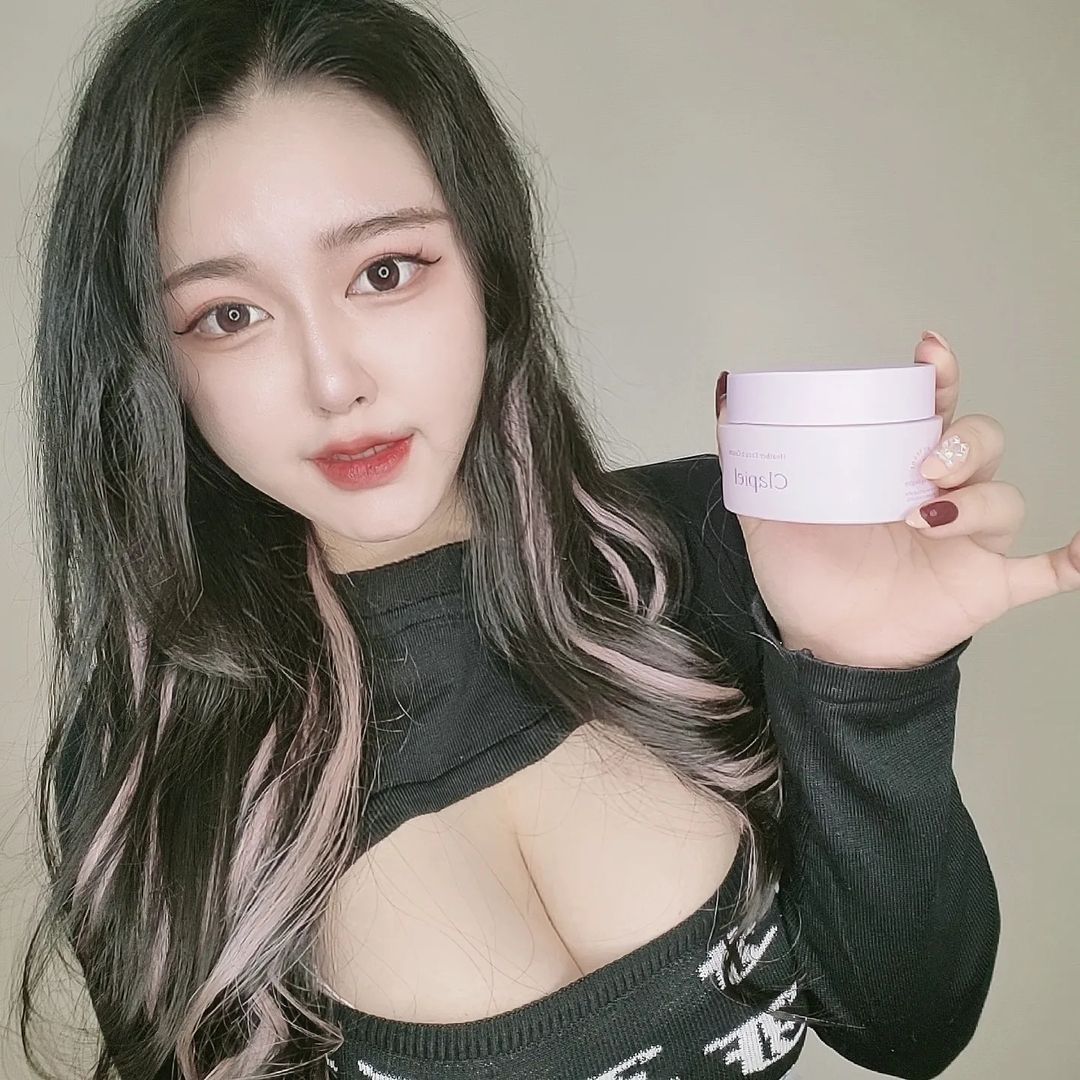 ♡ ＮＡＹＥＲＩ ♡ on Instagram: “#협찬 [끌라삐엘] 헤더 인리치 크림 극강의 수분충전을 원하시는 분들은 주목 ! 요즘 마스크로 인해 피부가 많이 민감해지고 하관쪽에 트러블이나 각질이