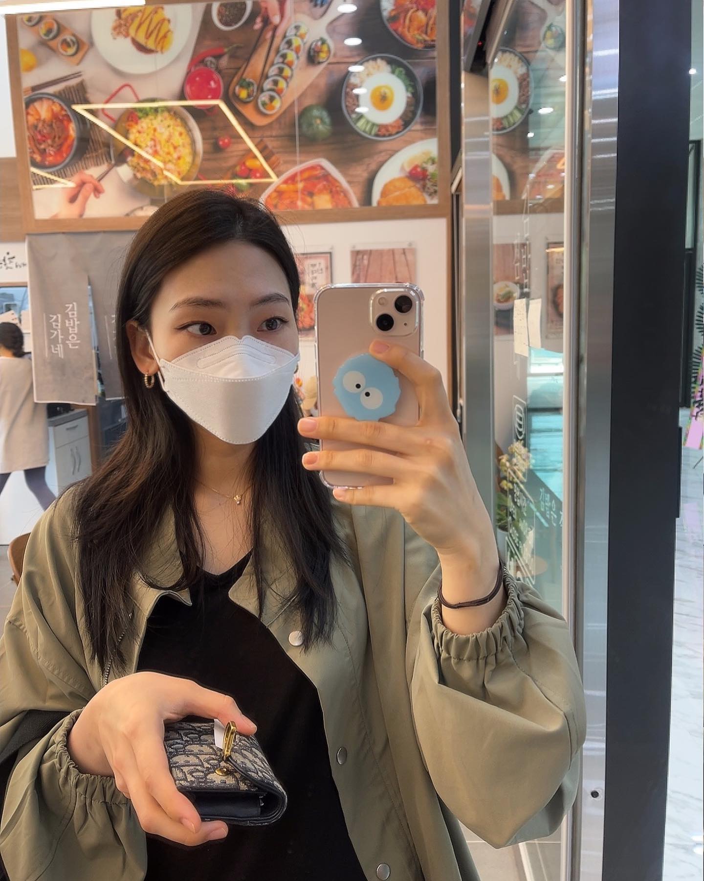김밥김밥킴밥
.
.
.
.
.
#ootd #힐링 #데일리룩 #간호사 #의료진 #목요일
