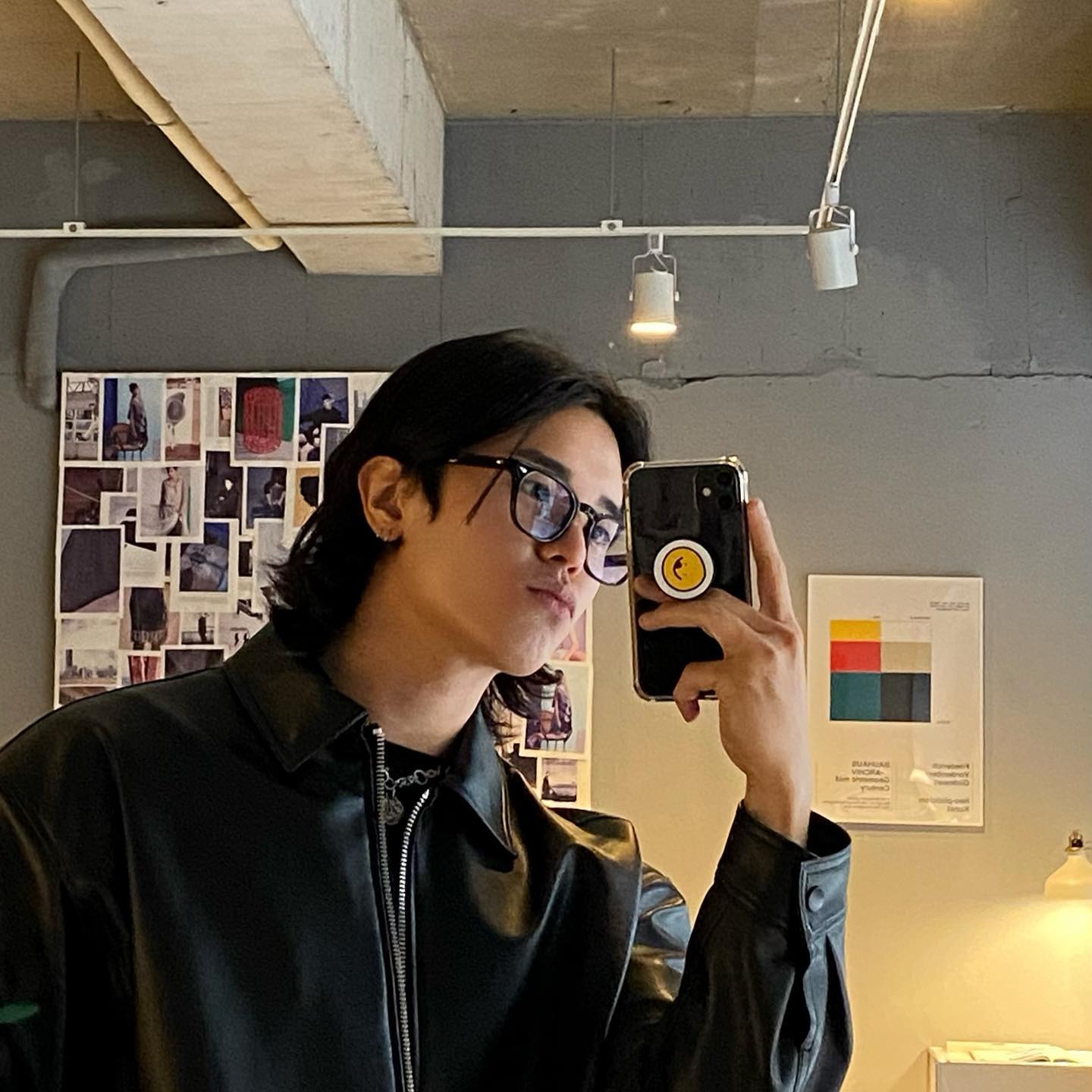 사실 머리를 잘랐지만,,skrr,,