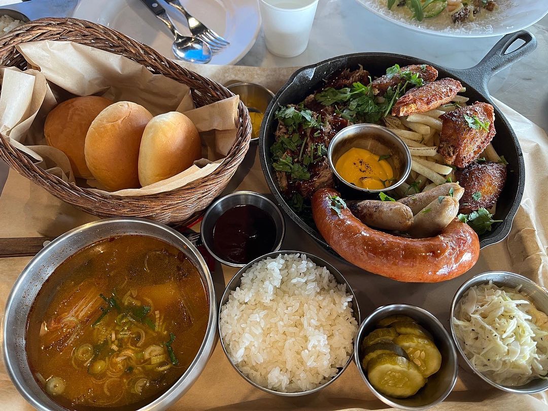 다감이의 하루🤍 on Instagram: “프로먹방러 다감이 챙기느라 사진을 후다닥 찍었네요😭 육아하면서 잘먹는 엄마 나야 나🙋🏻‍♀️ 다른엄마들 힘들어서 살빠질때 살찐엄마 나야 나 🙋