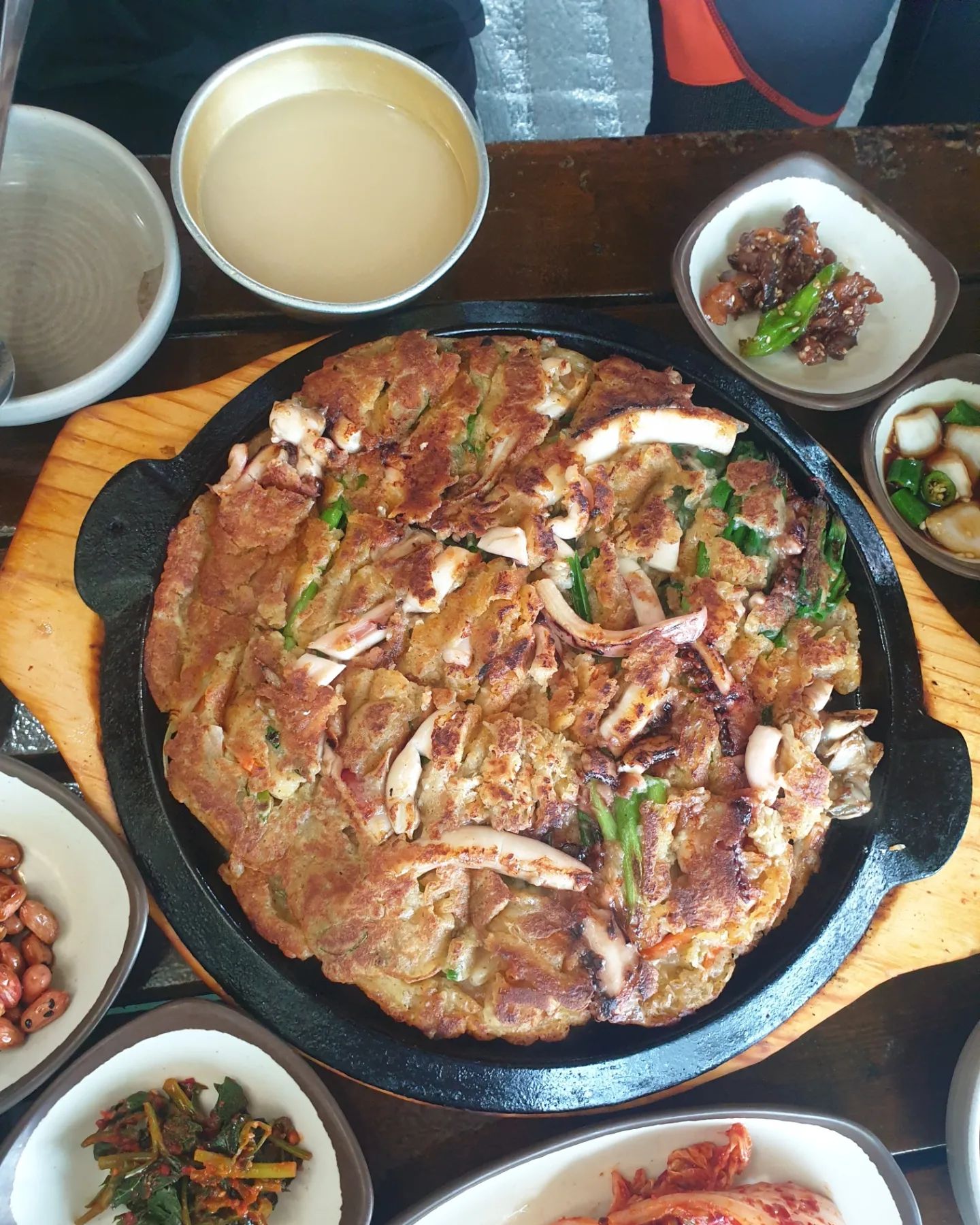 등산하고 먹는 막걸리와 파전 꿀맛

소래산 입구에 있는 찐맛집
묵사발도 시원하고 넘 좋다

#소래산묵밥