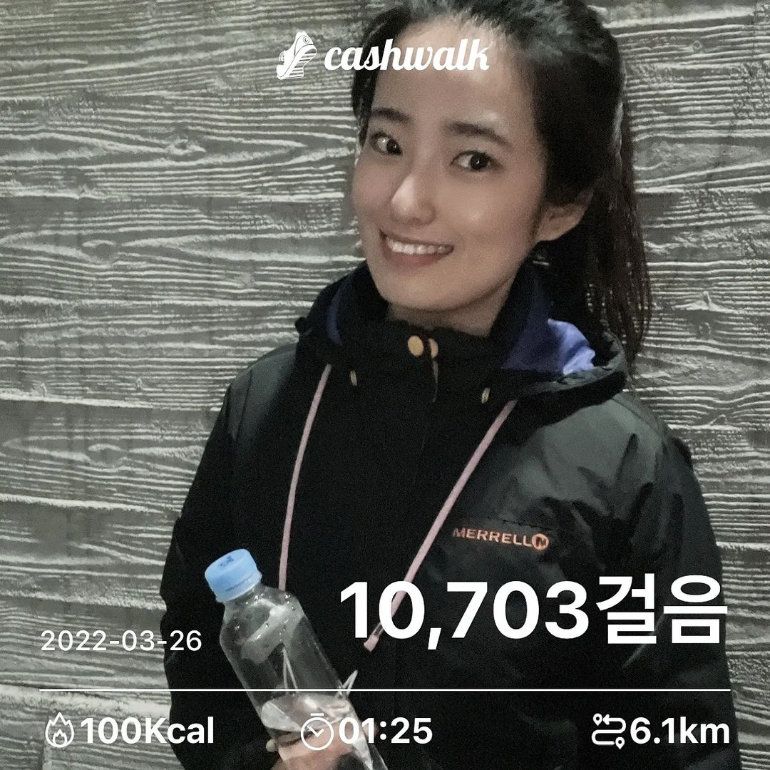 현정 GettingBetter 🙏 on Instagram: “#광고 #캐시워크 매일매일 사용하고 있는 어플🔹 캐시워크🔹 아침, 저녁으로 지하철 역까지 걸어가는 길만 하더라도 한 달에 한 번씩 꼭 음료수 사먹을 수