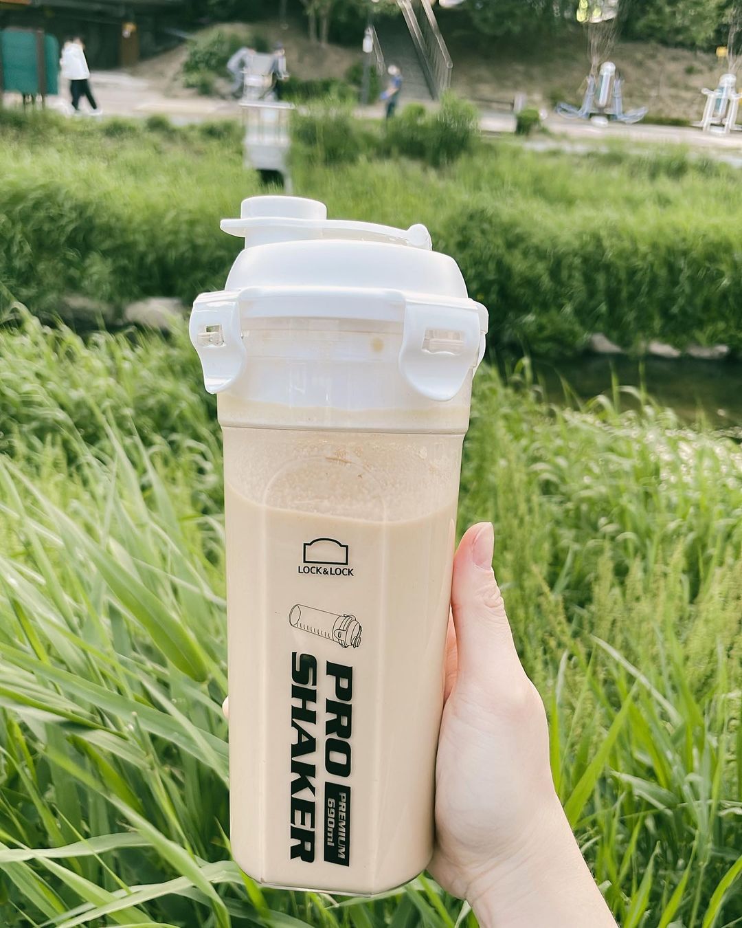 @hyeonj_story posted on Instagram • May 13, 2022 at 10:38am UTC