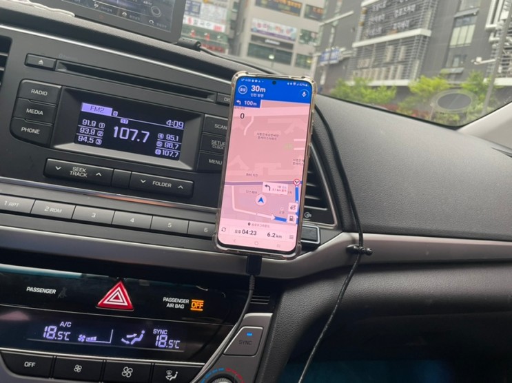 코코쥬 차량용핸드폰거치대로 활용도 있게 사용해요