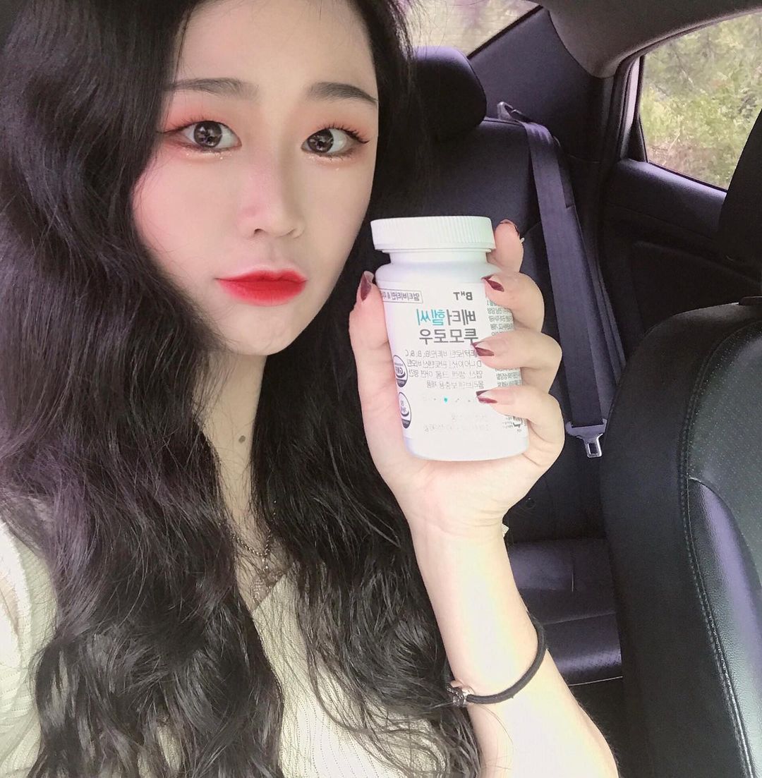 J̷u̷o̷k̷ on Instagram: “#광고 #협찬 #제품제공 #제품협찬 #리뷰 BHT :) 베터 헬씨 투모로우 요즘 저에게 딱 필요한 영양제 💊 하루 한알 복용으로 9종의 비타민과 5종무기질 , 베타카로틴을 섭
