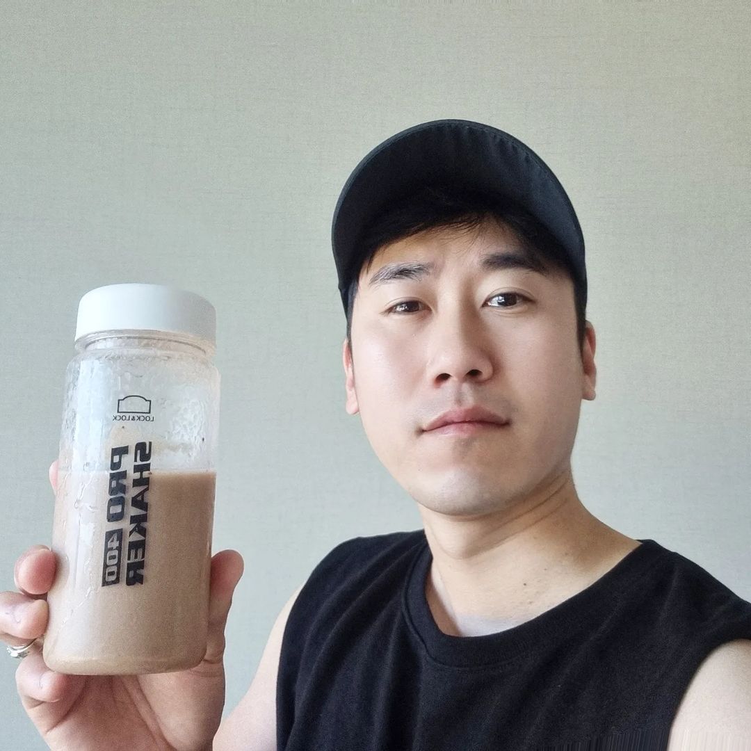 서병문 on Instagram: “#광고 [프로틴스토리] 식사대용 맛있는 단백질 다이어트쉐이크 운동 전 든든하게 한잔하고 아침 #오운완 !!! 프로틴스토리는 오랜 기간 다이어트쉐이크 및 아미노산, 순