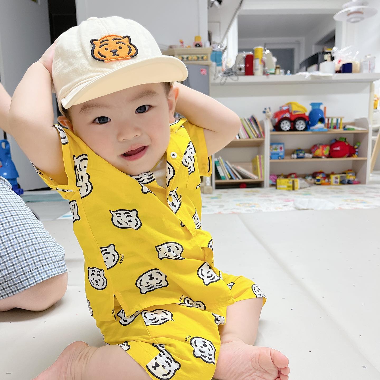 무직타이거 또 사버림🤦🏻‍♀️
정말 취향 저격이라니까
파란 겨울옷 있어서 이번에는 노랑으루💛💙