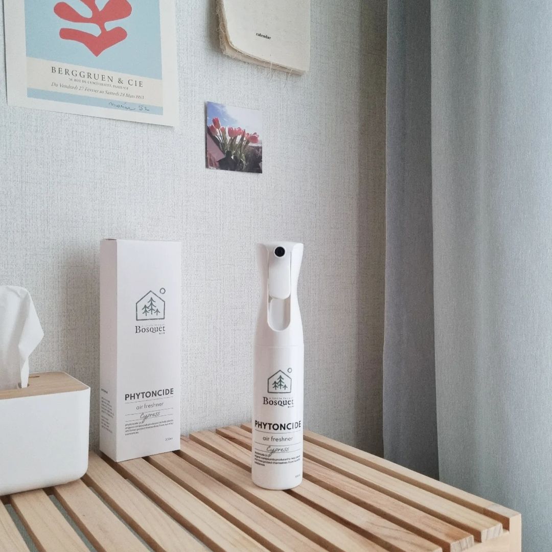 sᴇᴜʟɢɪ ᰔ ᴊᴜɴᴀᴍ on Instagram: “#협찬 ⠀ ⠀ 오직 눈측백나무정유와 정제수로만 만들어진 내 손안의 작은 숲, 천연탈취제 보스케 피톤치드🌿 𖤐 설악산, 백두산 고산지대에서 자생하