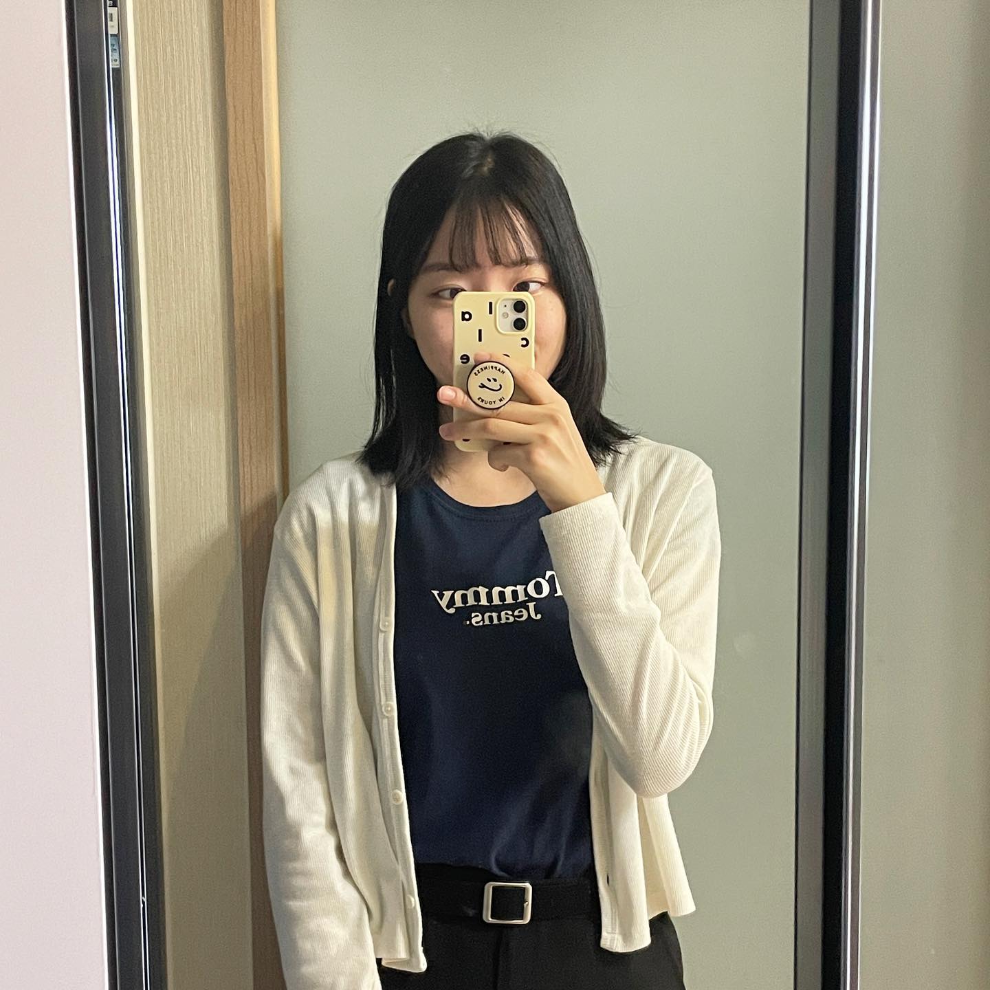 커피로 겨우 버틴 목요일 🫠
요즘은 티셔츠에 가디건이 젤 편하네요!