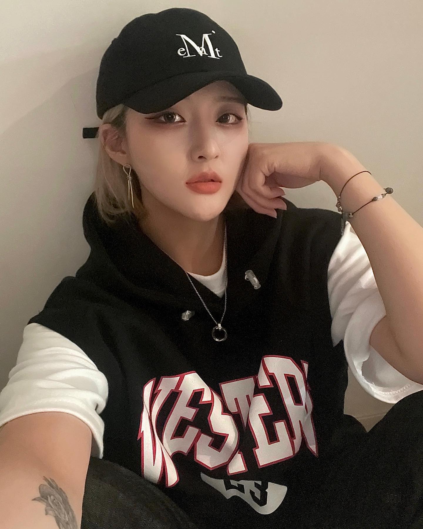 #협찬
 ⠀
mu_cent 🧢
⠀
깊이감 있는 볼캡으로 볼캡공포증 극복🫧
⠀
 ⠀
#mucent #무센트 #볼캡 #모자 #여자볼캡 #남자볼캡 #여자모자 #남자모자 #미니멀 #미니멀룩 #미니멀코디 #미니멀패션 #데일리룩 #데일리룩코디 #데일리룩추천 #스트릿 #스트릿패션 #스트릿룩 #모자코디 #아메카지 #데일리패션 #남자코디 #여자코디 #캐주얼룩 #캐쥬얼룩 #볼캡코디 #볼캡추천 #모자스타그램 #모자코디