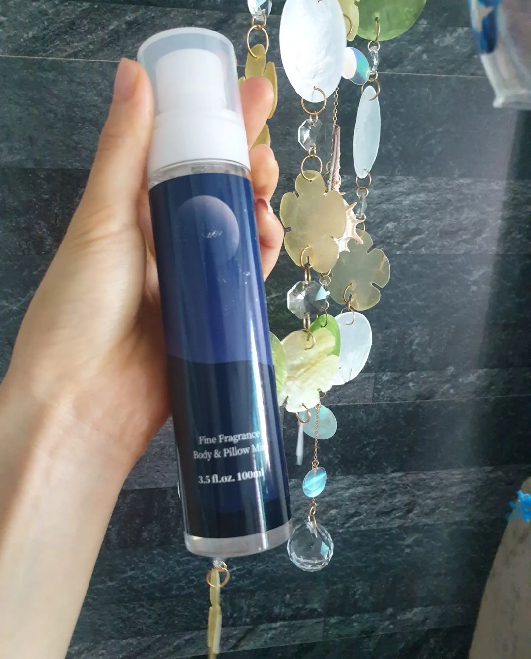 필라테스강사 빵요나🤓 on Instagram: “숙면이 필요해서 사용해 본 바디미스트 제품✨ 아로마 향이 가득해서 샤워하고 뿌려주면 맘이 차분해져서 좋아요🧘‍♀️ 가끔 집에서 스트레칭 할