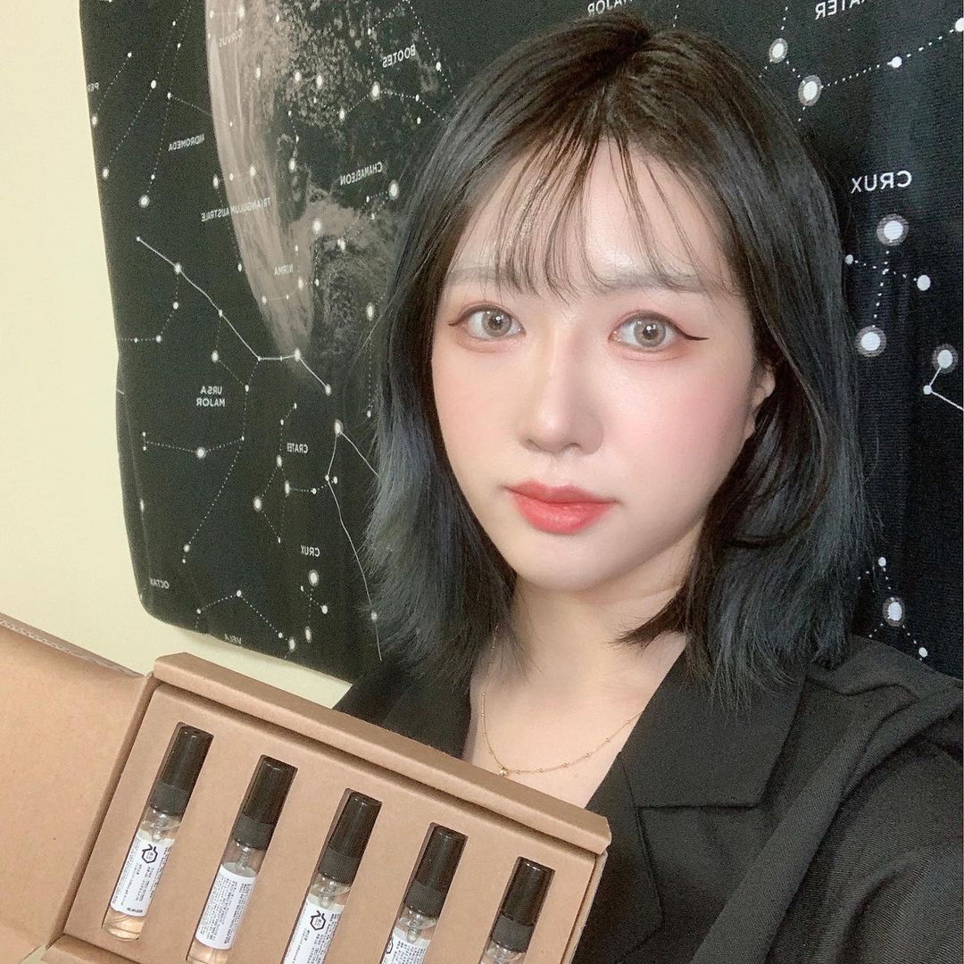 ღ고은ღ on Instagram: “#협찬 🌺 [블랙하비] 드레스퍼퓸 5종 디스커버리 세트 ⭐️ 블랙하비 어두운(Black) + 취미 (Hobby)라는 뜻으로 내면 속 숨겨진 당신만의 취향을 찾아드리는 향수 쇼핑몰