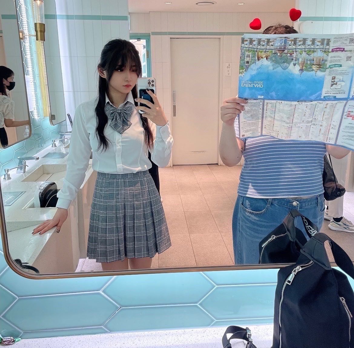 ⠀⠀⠀
얼마만에 교복인지,,,🎡
⠀⠀⠀