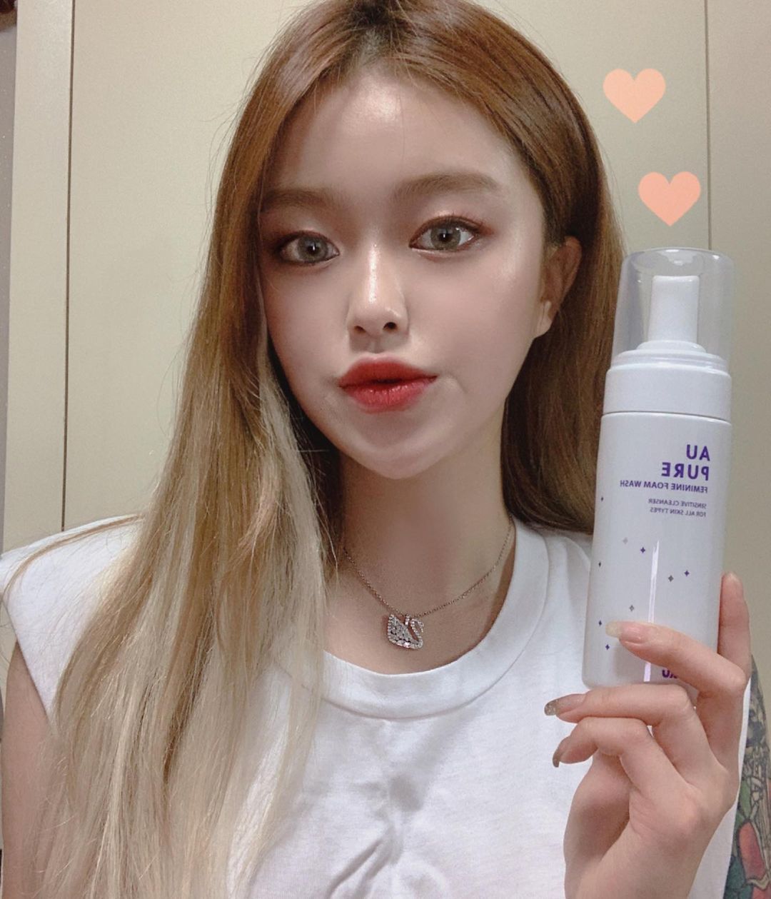@24.39_k on Instagram: “아유아유 퓨어 페미닌 폼워시💧 ⠀ 예민하고 찝찝한 그날을위해 자극없이 부ᄃ