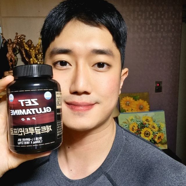 협찬,문의DM on Instagram: "#광고 ✅️근성장촉진,근손실 효과가 있는 글루타민은 헬스하시는 분들이라면 즐겨드시는 영양제인데요. ✅️<근육맨닷컴 제트글루타민프로> 제품은 하루 섭취기준