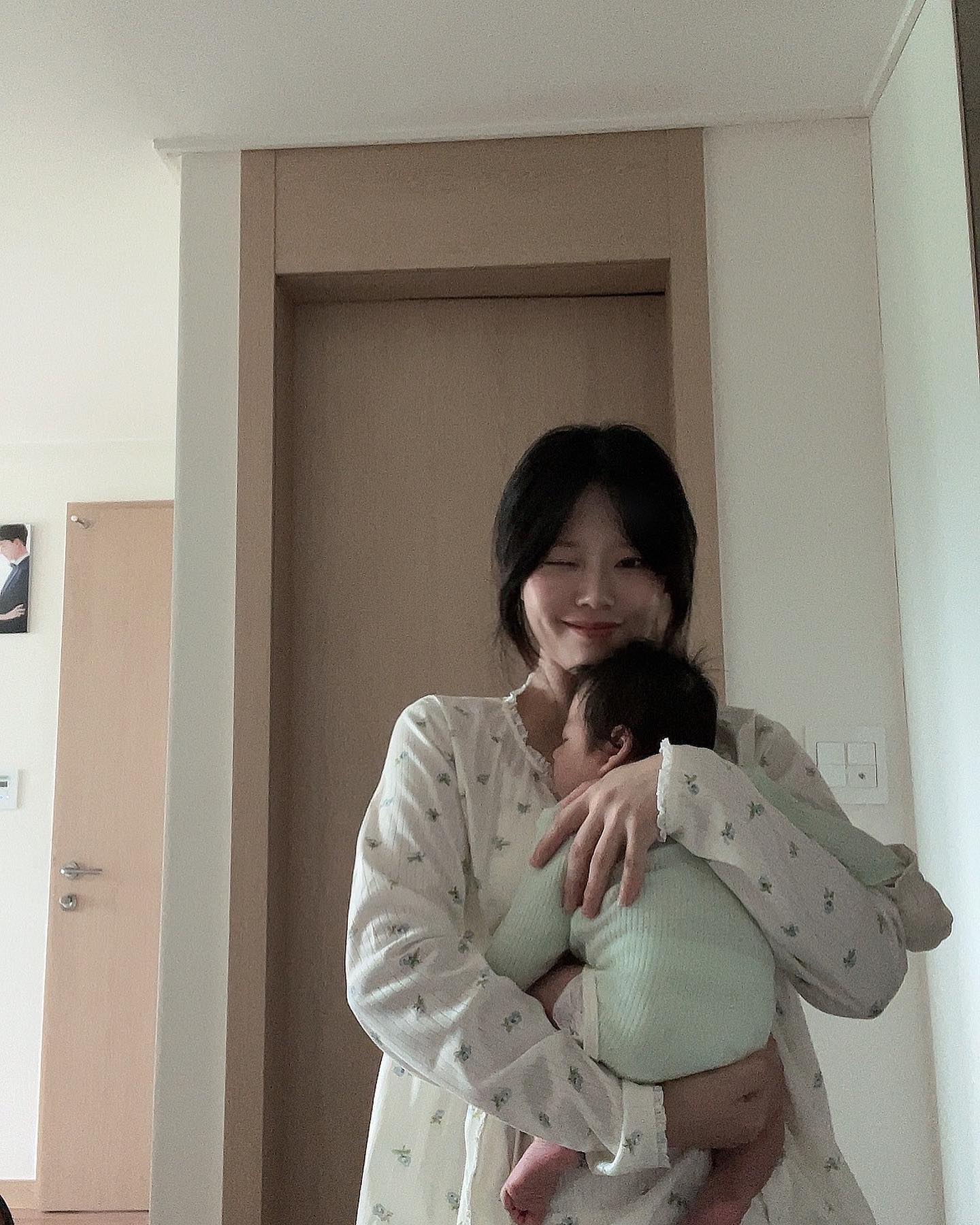 우리아가는 잘때가 젤 이뿐타입 이야?~~~~~이~~~뿐것~! 니 궁뎅이..메론같애…  #아들 #아들맘 #아들스타그램  #육아 #육아소통  #육아맞팔  #육아스타그램  #출산선물  #아기 #베이비#젊줌마  #baby #cute #귀여워  #아기모델모집  #아기모델