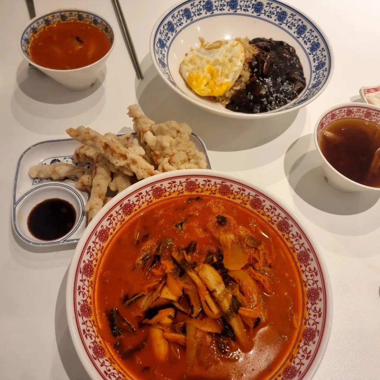 맛있는 짬뽕☺️완뽕 본점
내가 원하던 걸쭉한 국물이 최고👍
탕수육 고기는 왜이리 부드러운것이야
볶음밥도 같이 먹으면 환상의 조합이지유

#서구짬뽕 #짬뽕맛집 #대구짬뽕
#두류역짬뽕 #대구완뽕 #내당동짬뽕
#짬뽕완뽕