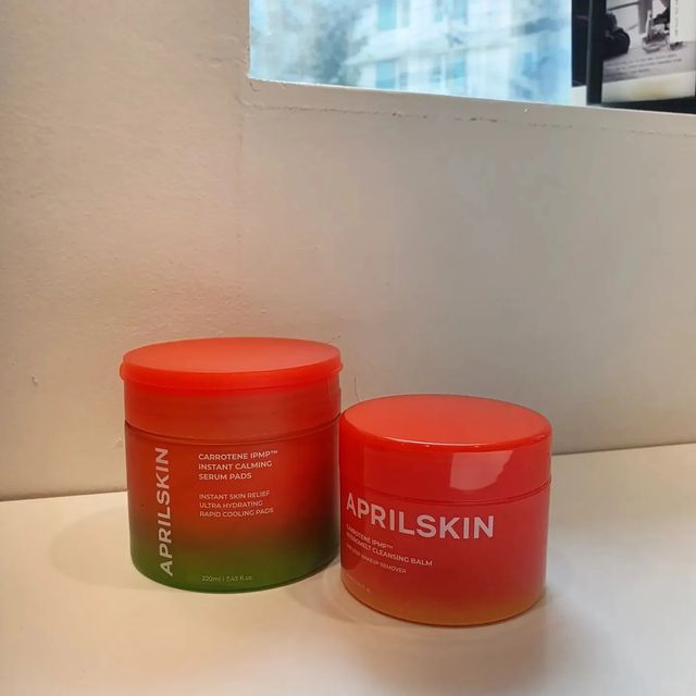 이연지 on Instagram: "회장먹피부만들기 메이크업부터 피지클렌징까지 한번에 싹 녹이는 캐로틴 IPMP 멜팅 클렌징밤 - 메이크업 한번에 지우고 싶을때 -모공속 피지부터 블랙헤드가 고민일때 -