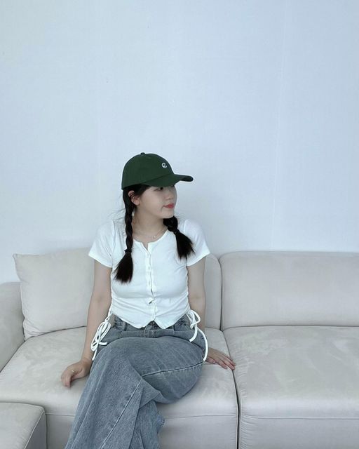 슬아 on Instagram: "컬러감 레전드인 까를로 친환경 볼캡 🍀🎵 #광고 #까를로 #CARLO @carlostudio_official"
