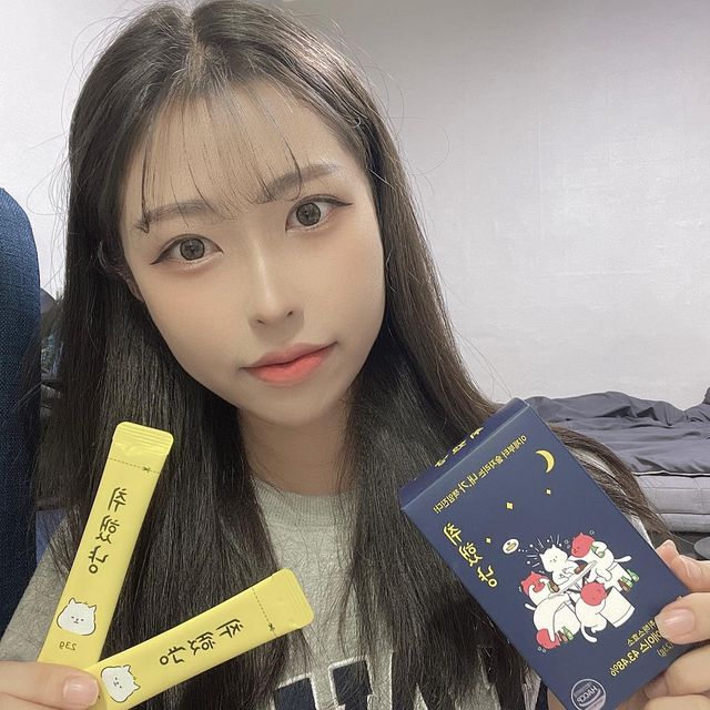 떤듀 on Instagram: "술 마시면 숙취 심한사람…? 나야,,나,,😵‍💫 . . 이번엔 취했냥에서 숙취해소제를 보내주셨다!👍🏻 알고 봤더니 뷰티앤부티에 한해가 소개한 숙취해소제!! 방송에 나온