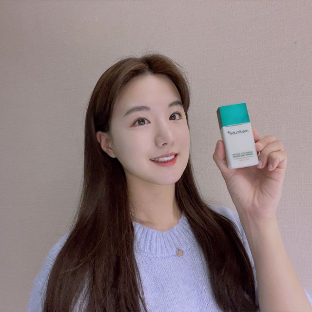 @from_holy on Instagram: "🍃메디큐브 슈퍼 시카 컬러 코렉팅 크림🍃 진정으로 유명한 메디큐브 시카라인 이번에 톤업크림도 써보게 됐어요😊 처음엔 초록색인데 바르면 내추럴한 베이지 색으