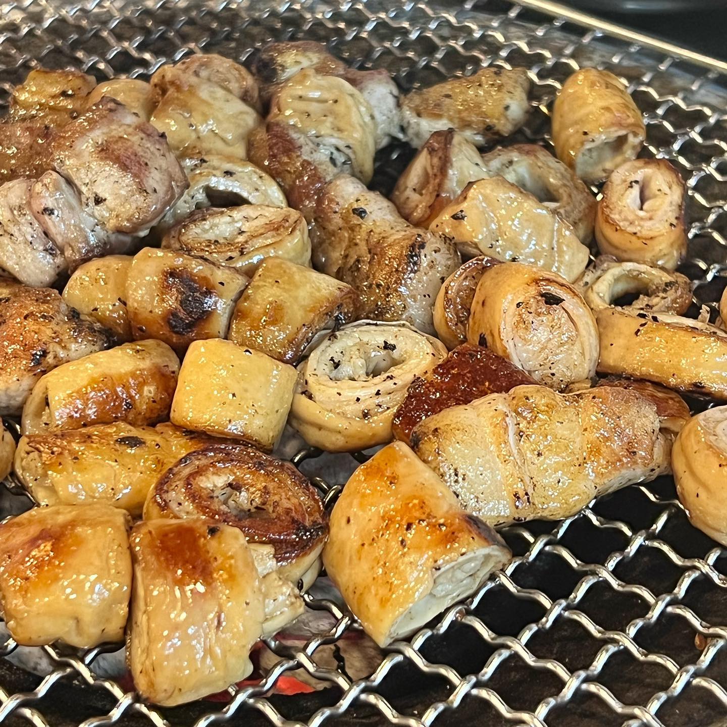 정말 너무너무 행복했던 대구 💞
말로 표현 할 수 없다🐥✨
대구막창은 기대이상 맛있고 뭉티기도😆

언젠가 다시 가봐야지 대구💞

✨대구구공탄막창✨❤️
✨막창 12,000
✨삼겹 12,000
✨송림식당
✨뭉티기 소 30,000

#대구여행 #대구막창 #대구막창 #구공탄막창 #막창맛집 #먹방스타그램 #여행스타그램 #송림식당 #뭉티기 #대구뭉티기 #먹스타그램