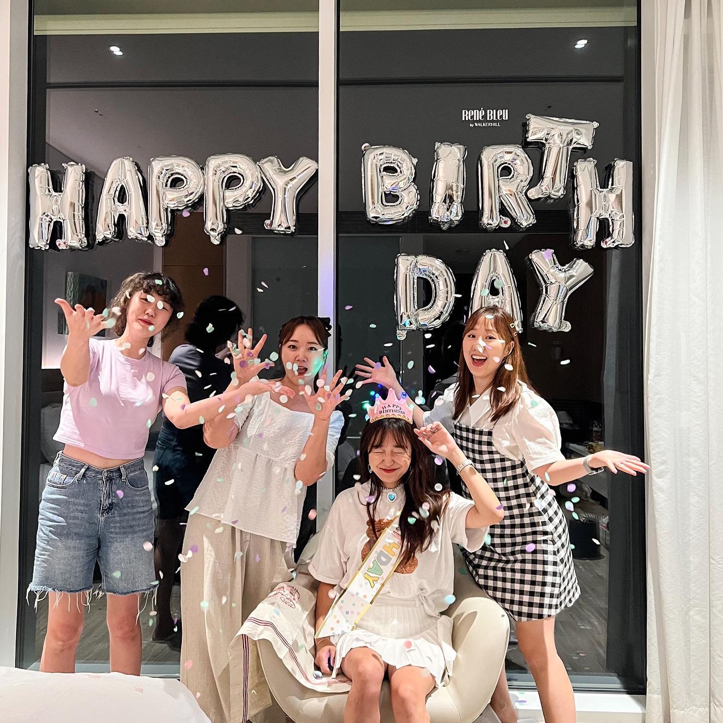 초 ㅑ초 ㅑ 생일츄카파티❤️

조식 눈치 싸움에 승리한 자
두시간동안 즐기기🥐🥓🥗
아무튼 여기 조식은 무적권!!
