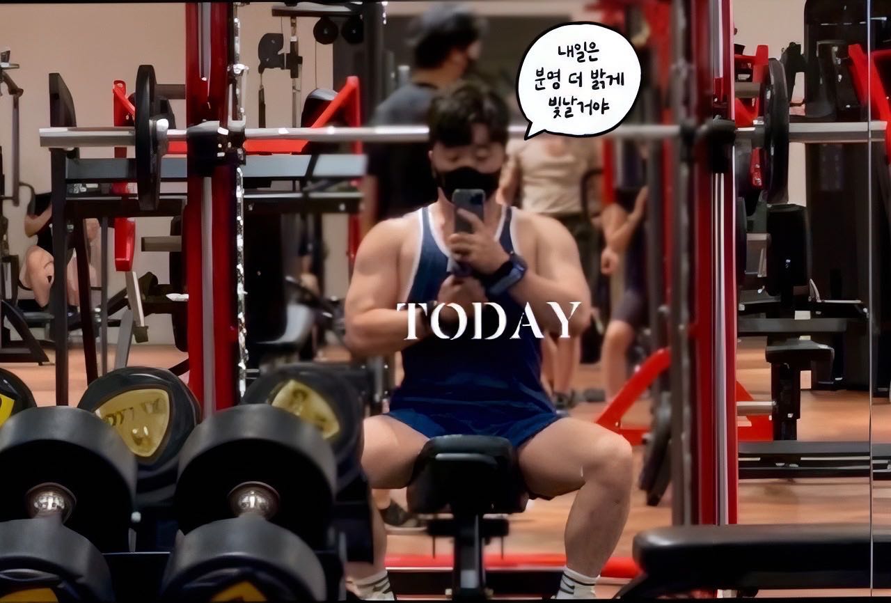 #daily #오운완🏋️ #workout #헬요일 
.

.

.
헬린이의 운동일지
월요일 멘붕 운동🔥🔥🔥

오늘 멘탈이 붕괴 된 하루...😭

정신 없이 하루가 지나갓네요 

운동도 제대로 안됫지만 
꾸역꾸역 천천히 오운완🥲

내일은 밝게 빛 나쟈✨

헬요팅... 근나잇😴