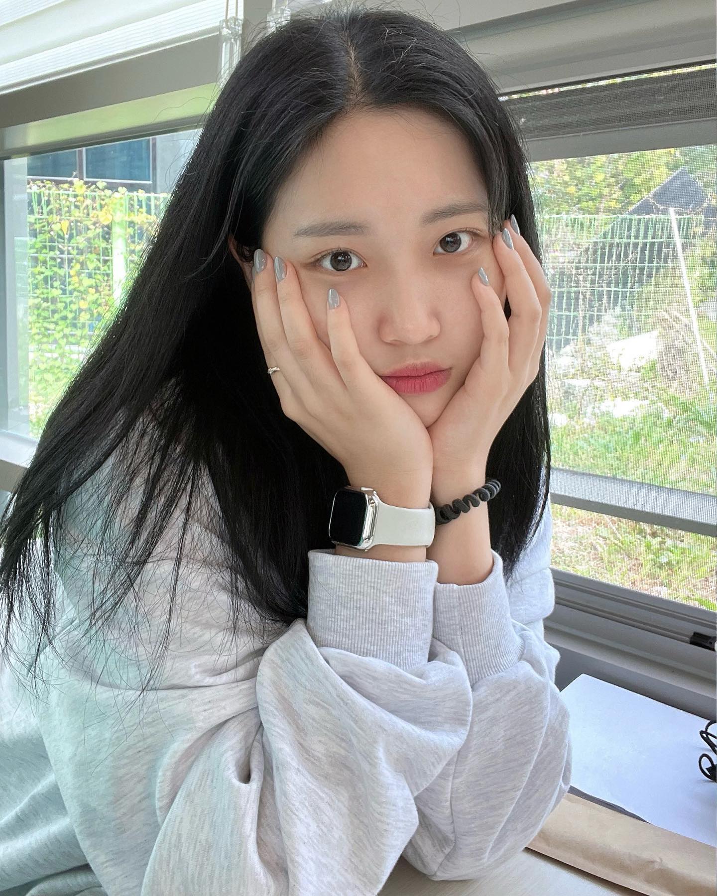 립스틱만 찍어 발라도 예쁘다며 찍어주는 내 짝꿍 ∿ ෆ