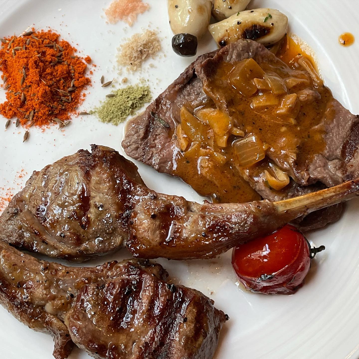 🥨 올잇이 인증 부산 해운대 뷔페 맛집 🥨

📍장소 : 그랜드 애플 (해운대 센텀)

생일 기념으로 남친과 방문한
부산 최고의 뷔페로 명성이 자자한 그랜드 애플 방문 했어용 👍

여기오면 양갈비 필수라던데 ,,
진짜 제일 맛있고 부드러운 양갈비 🫶🏻

음식도 에피부터 메인, 디저트 까지 완벽한 맛과 완벽한 가지수 ,, ‼️ 진짜 쫀맛 ㅠㅠ

매장 분위기 인테리어도 너무 고급져서 가족모임, 데이트하기 딱 좋은 곳이에용

올잇이 방문 인증 후기 입니당 😇

grandapple_official #그랜드애플 #해운대뷔페 #부산뷔페 #해운대맛집 #부산맛집 #선팔 #먹스타그램 #먹팔 #먹팔환영