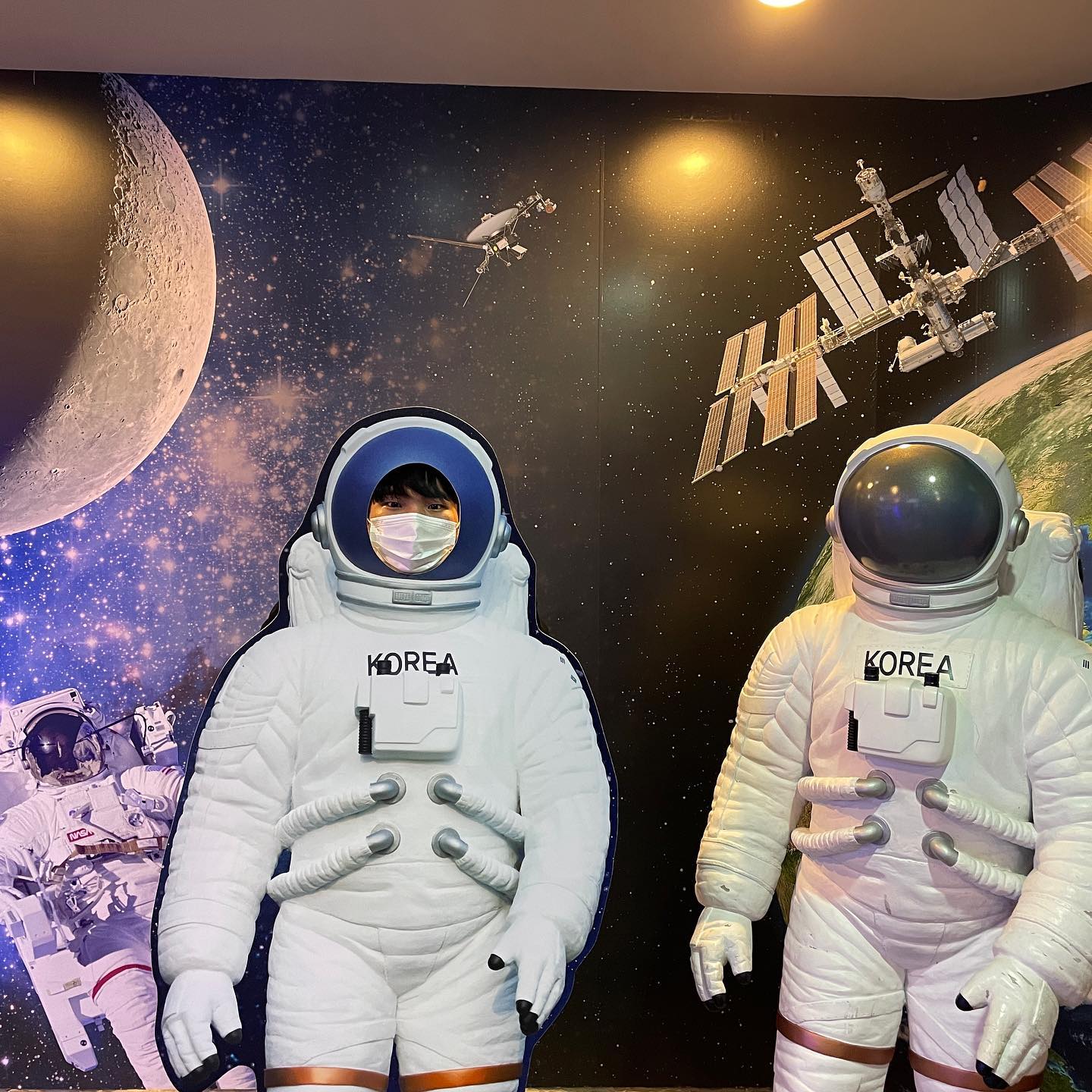 -
제게도 꿈은 있었습니다

전 있잖아요, 우주비행사가 되고 싶었습니다.

근데 고소공포증 있어서 접었어요